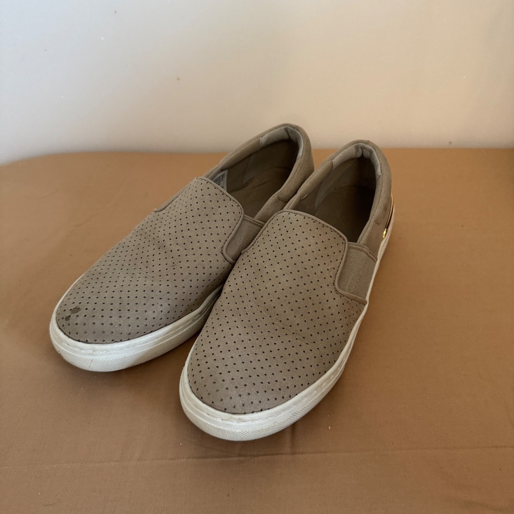 Skechers Slip On Shoes Women's 7.5 Beige‎ Casual Perforated Comfort